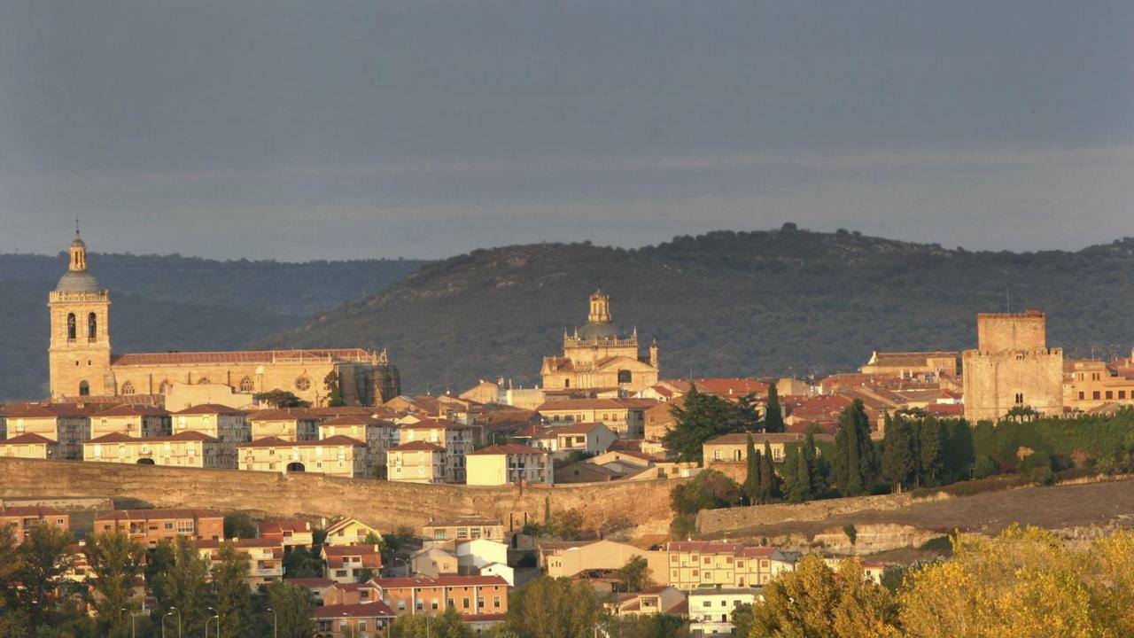 Villa El Cerezo Ciudad-Rodrigo Esterno foto